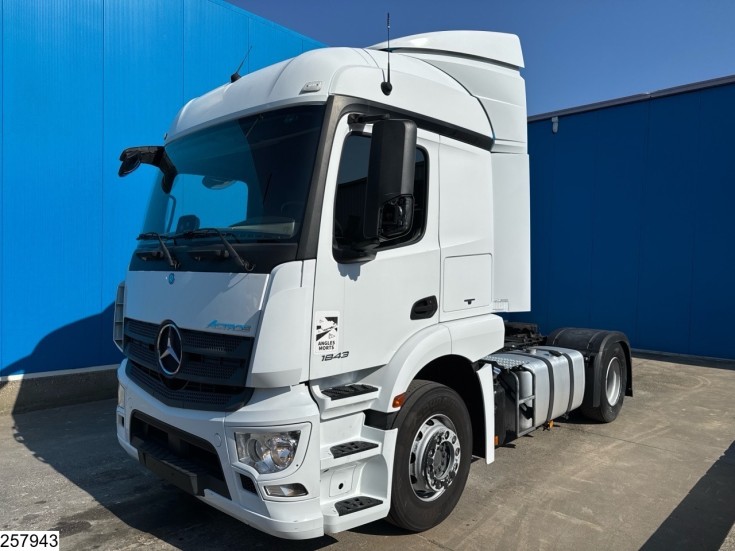 Mercedes Actros 1843