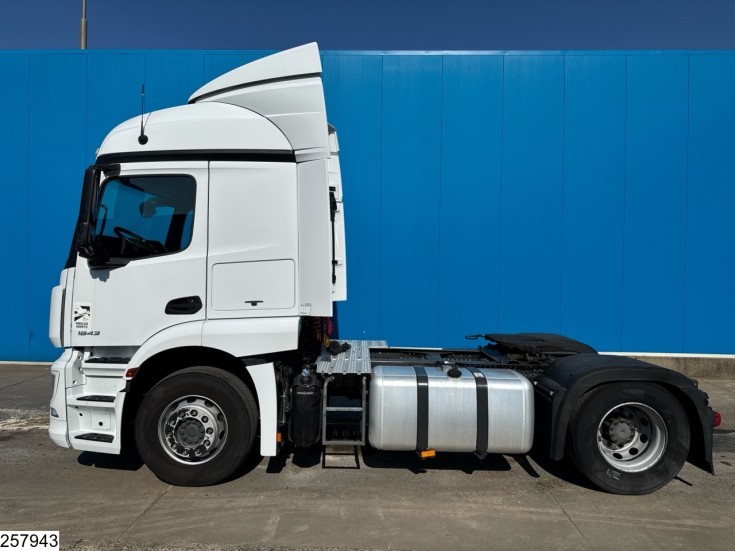 Mercedes Actros 1843