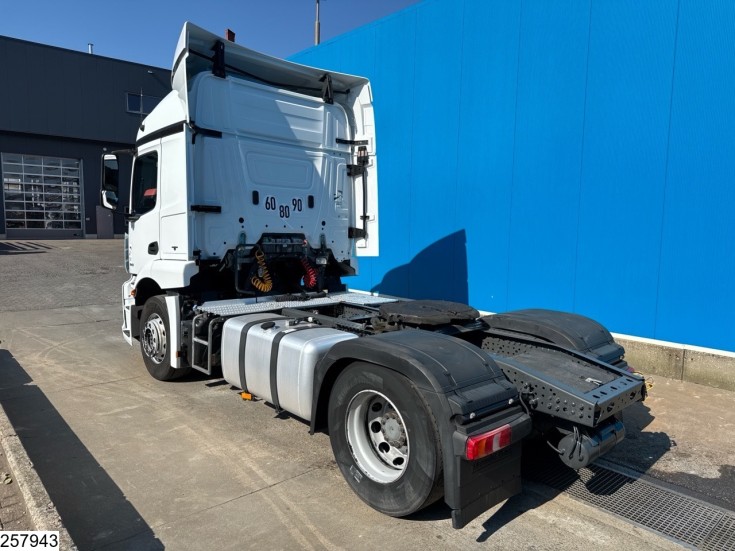 Mercedes Actros 1843