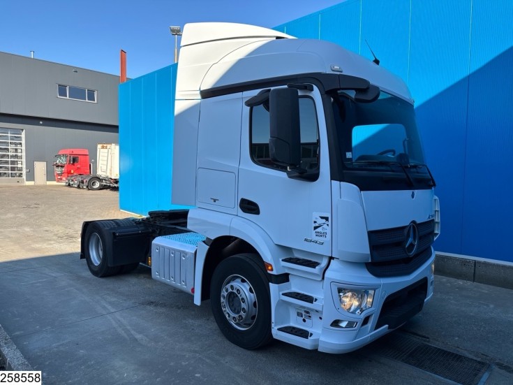 Mercedes Actros 1843