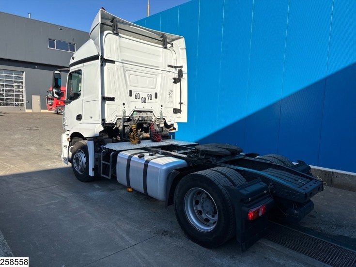 Mercedes Actros 1843