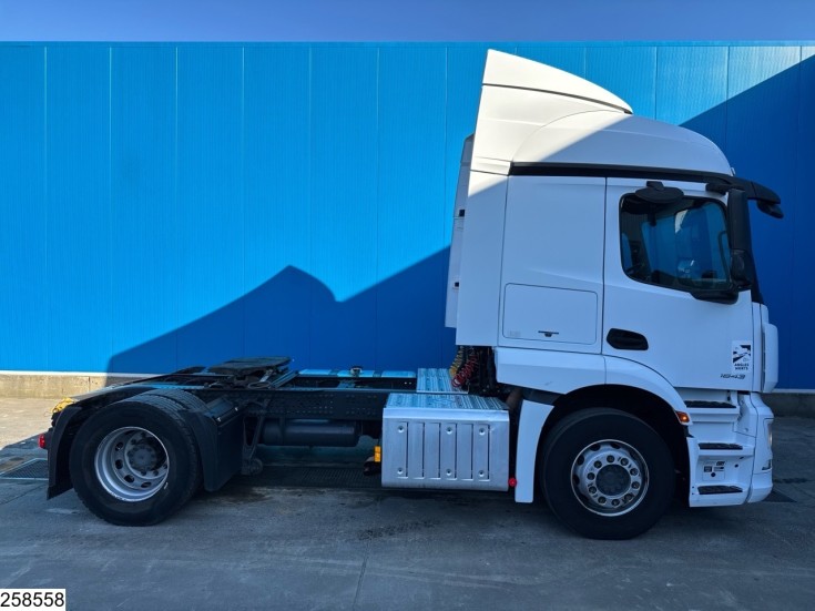Mercedes Actros 1843