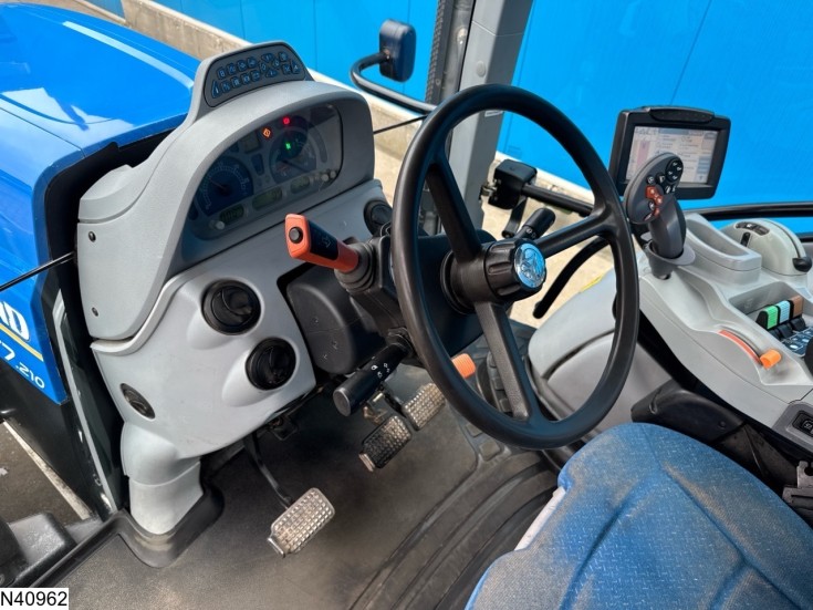 New Holland T 7.210