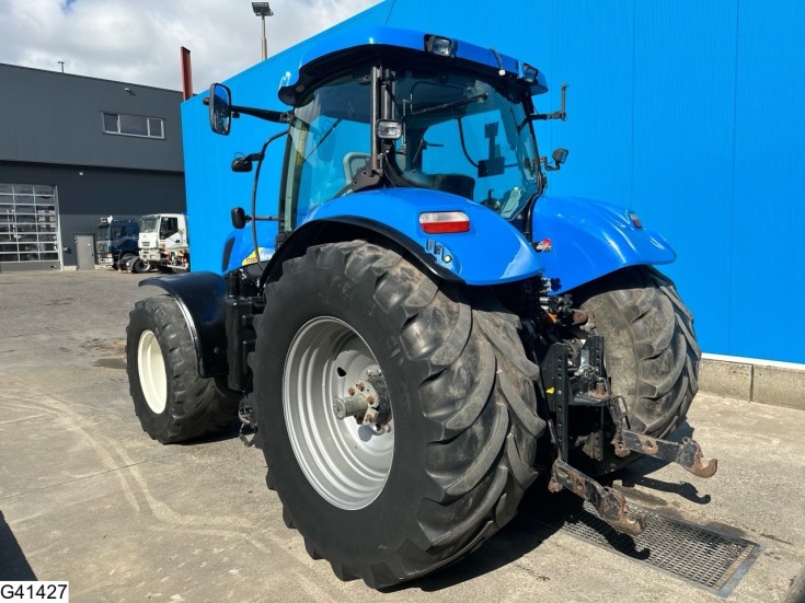 New Holland T 7060