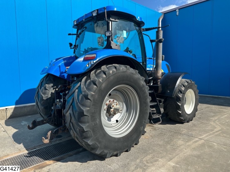New Holland T 7060