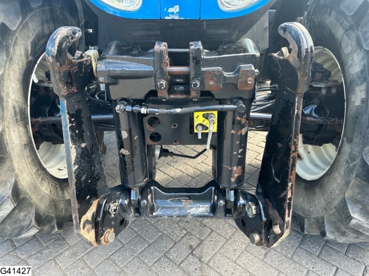 New Holland T 7060