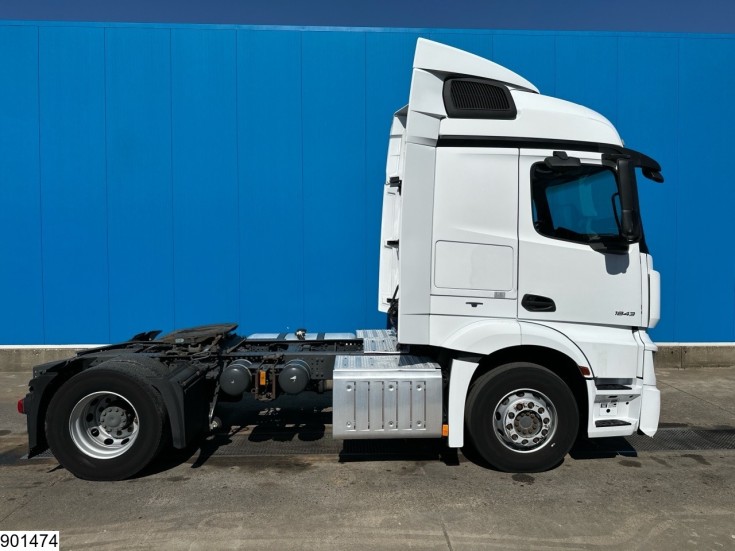 Mercedes Actros 1843