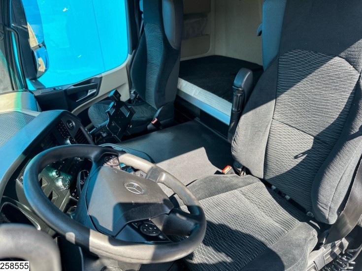 Mercedes Actros 1843