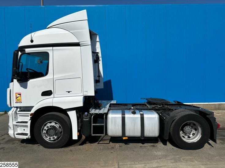 Mercedes Actros 1843