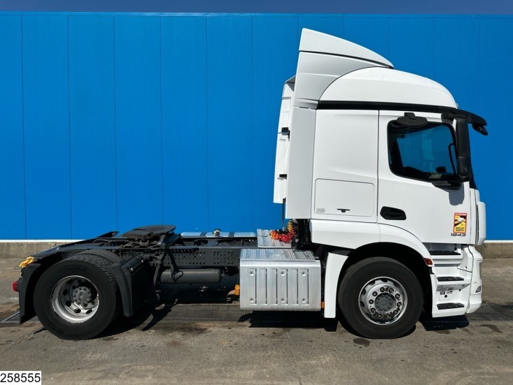 Mercedes Actros 1843
