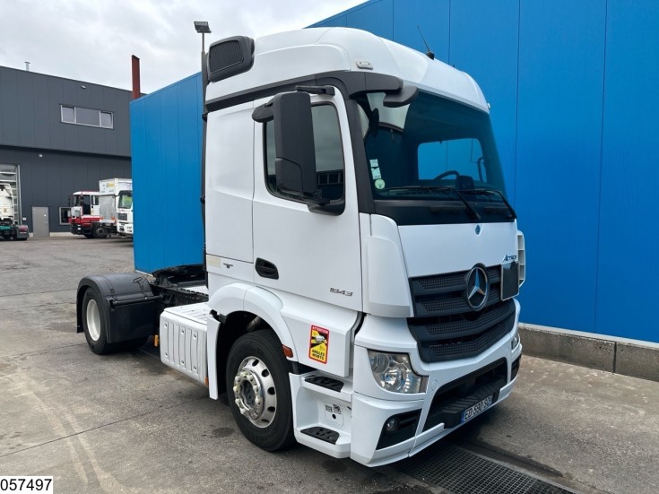 Mercedes Actros 1843