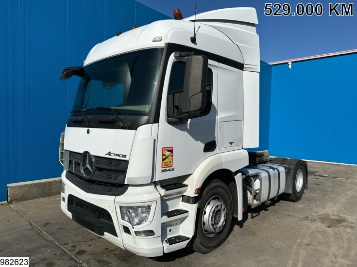 Mercedes Actros 1843