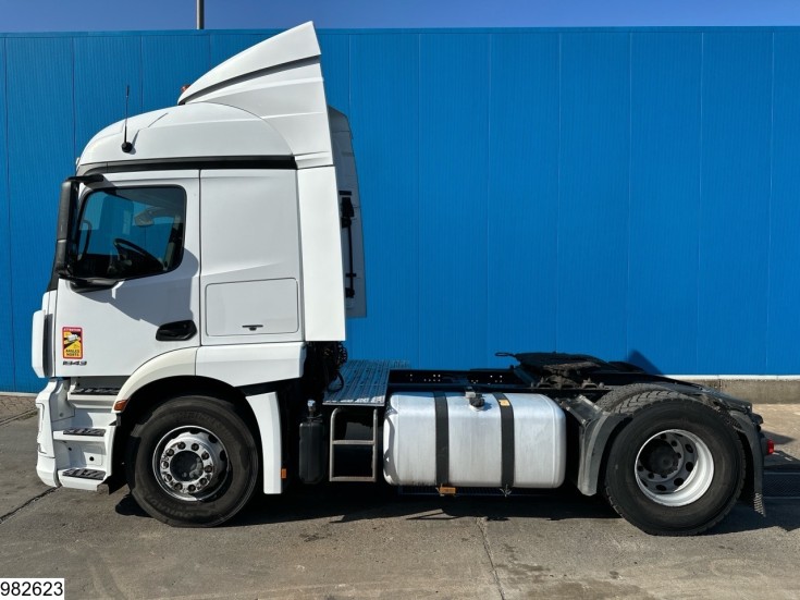 Mercedes Actros 1843