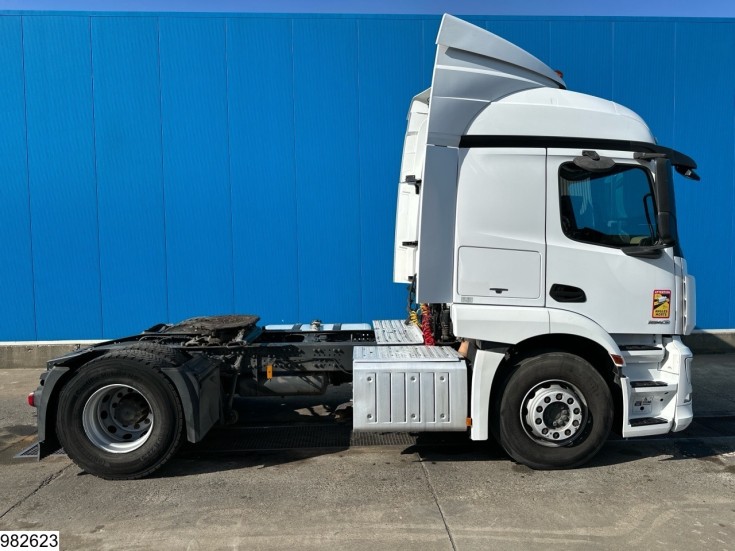 Mercedes Actros 1843