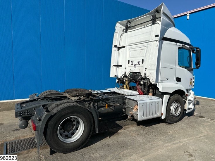 Mercedes Actros 1843