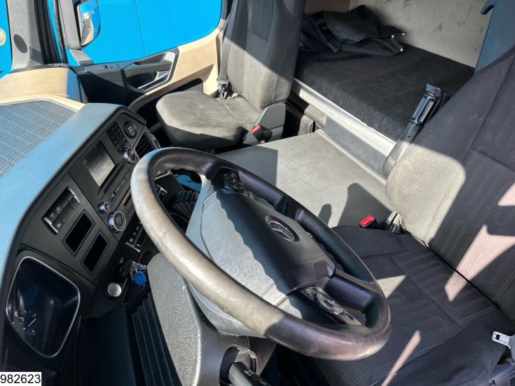 Mercedes Actros 1843