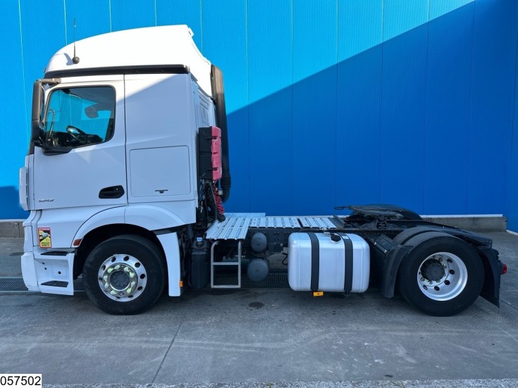 Mercedes Actros 1843