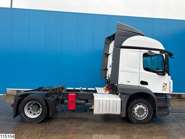 Mercedes Actros 1843