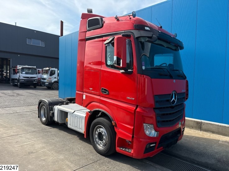 Mercedes Actros 1845