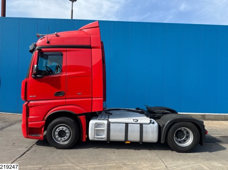 Mercedes Actros 1845