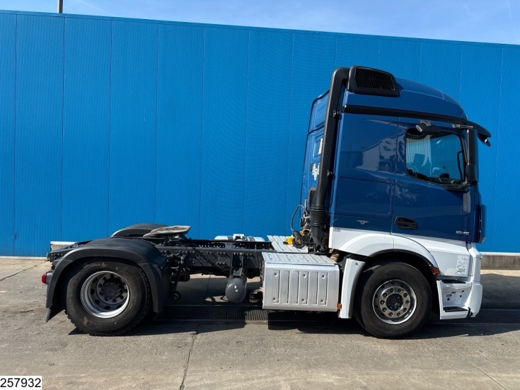 Mercedes Actros 1845