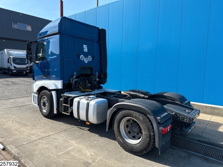 Mercedes Actros 1845