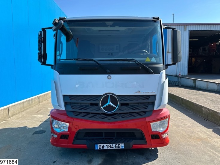 Mercedes Actros 1843