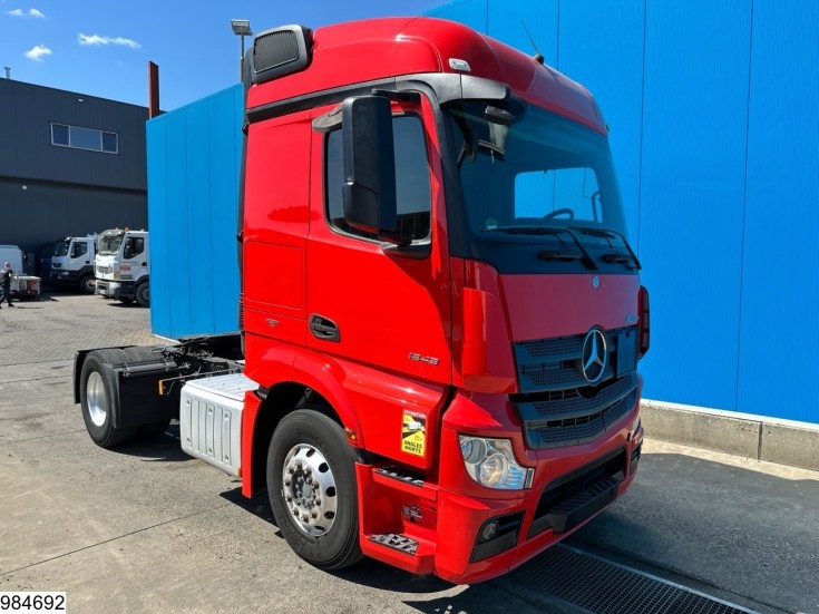 Mercedes Actros 1843