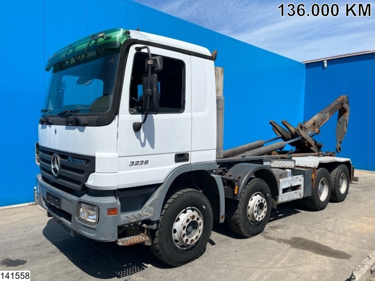 Mercedes Actros 3236