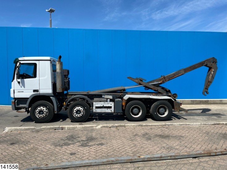 Mercedes Actros 3236