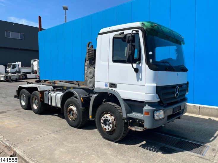 Mercedes Actros 3236