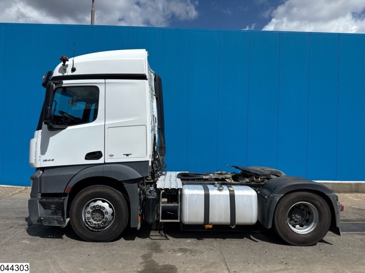 Mercedes Actros 1842