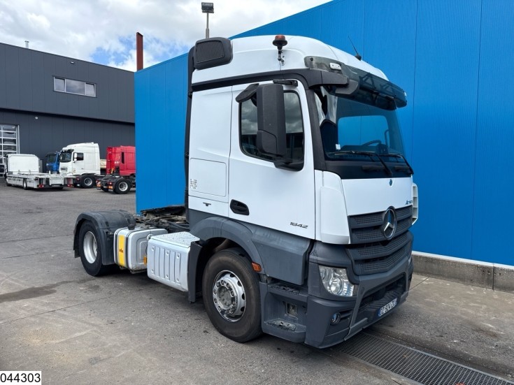 Mercedes Actros 1842