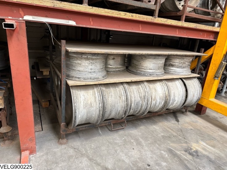 9.00 x 22.5