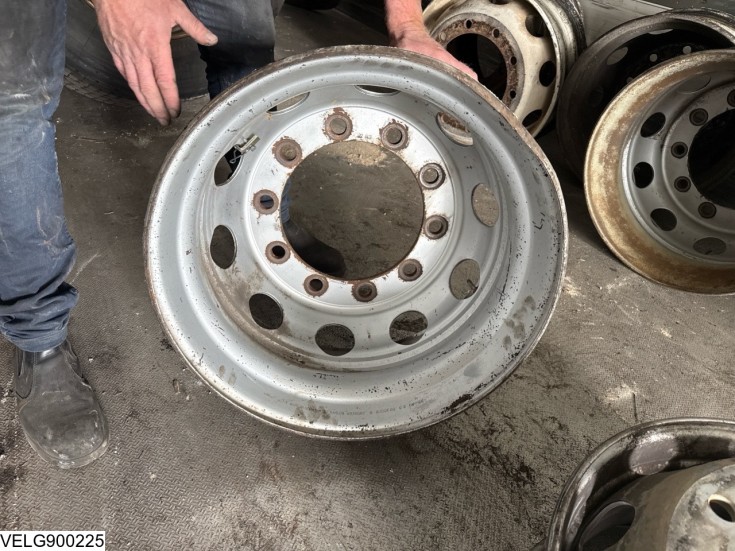 9.00 x 22.5