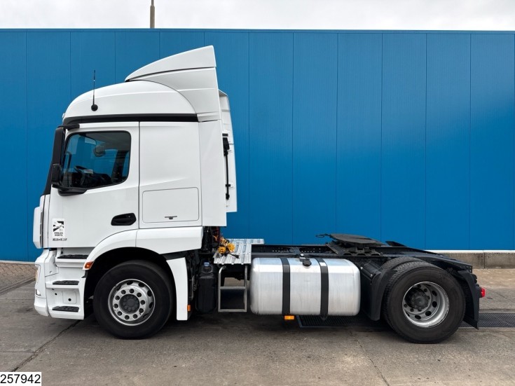 Mercedes Actros 1843