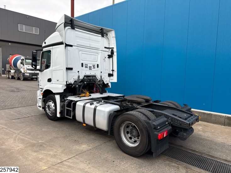 Mercedes Actros 1843