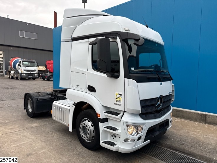Mercedes Actros 1843
