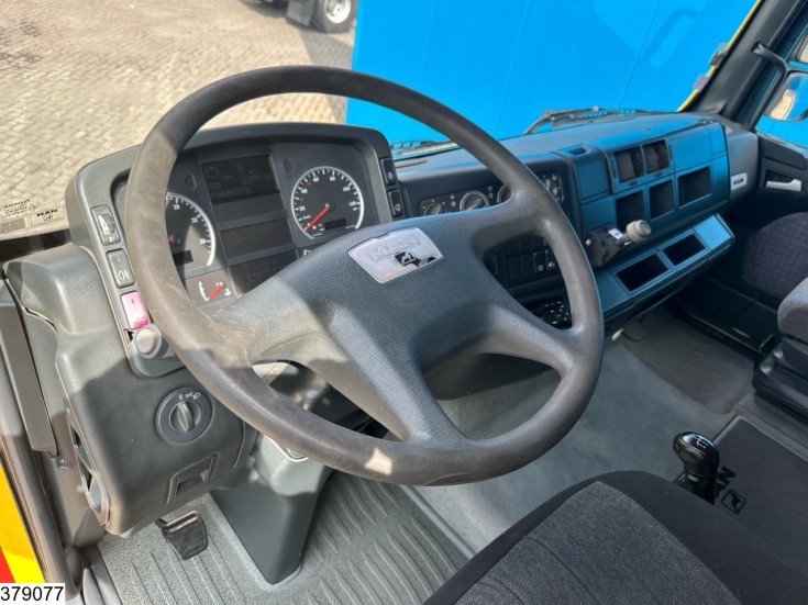 MAN TGA 33 530