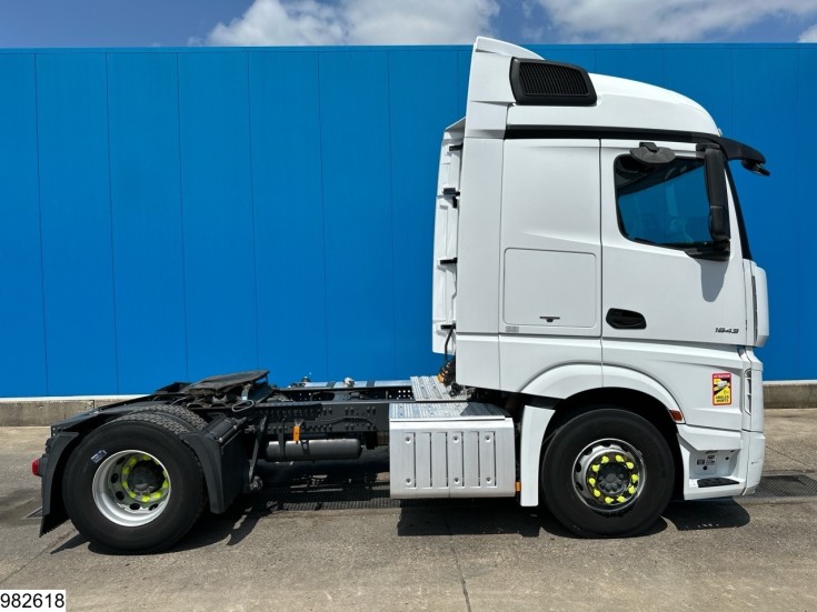 Mercedes Actros 1843