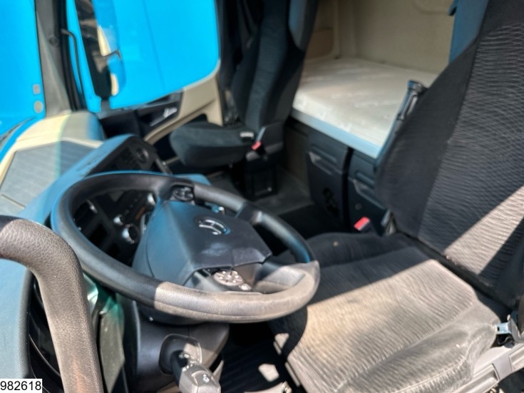 Mercedes Actros 1843