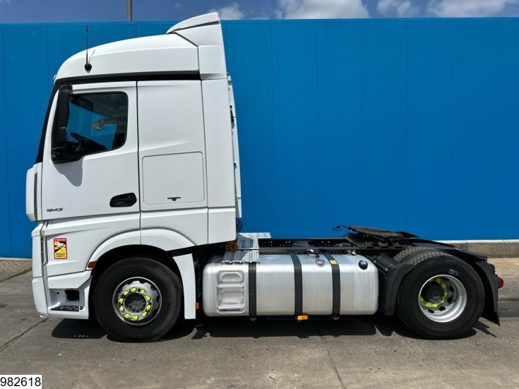 Mercedes Actros 1843