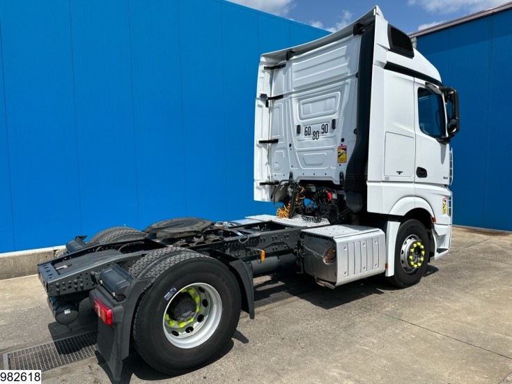 Mercedes Actros 1843