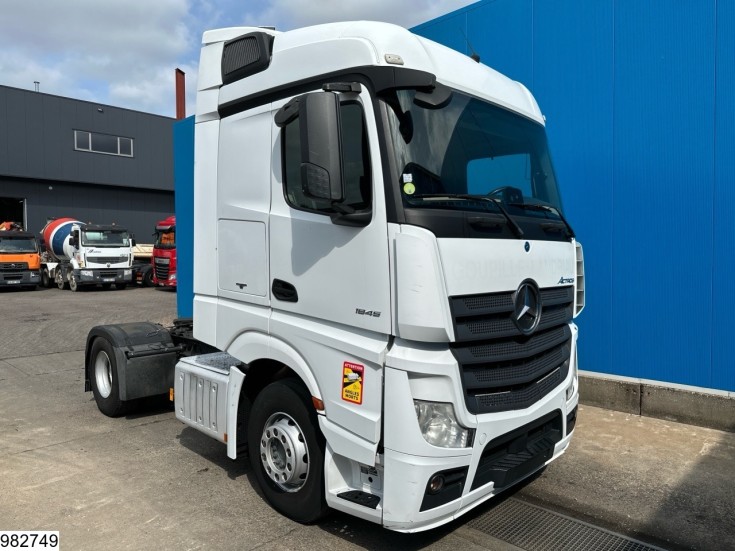 Mercedes Actros 1845