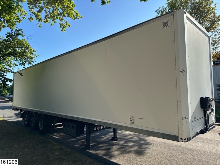 Lecitrailer gesloten bak
