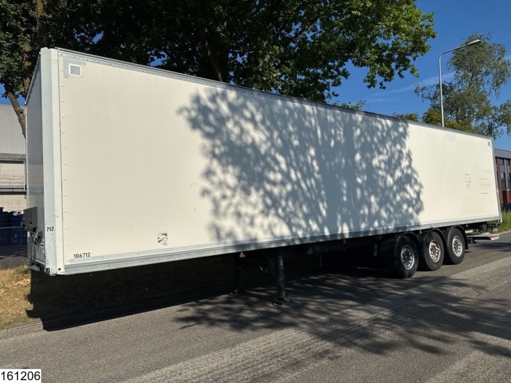 Lecitrailer gesloten bak