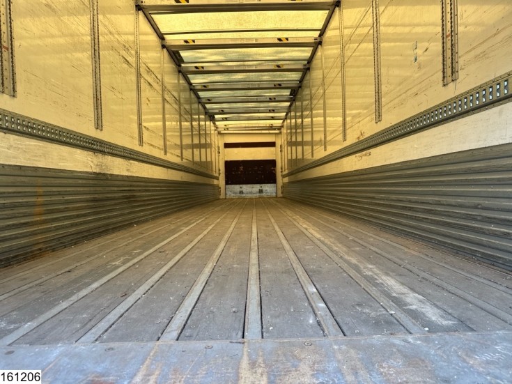 Lecitrailer gesloten bak