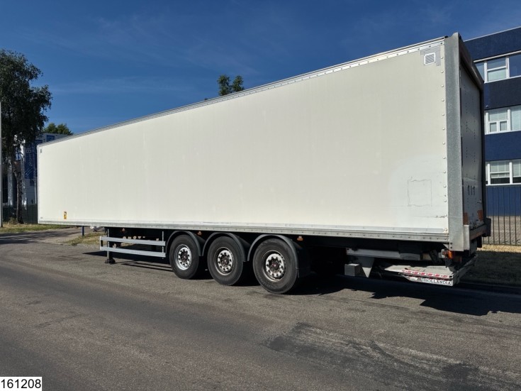 Lecitrailer gesloten bak