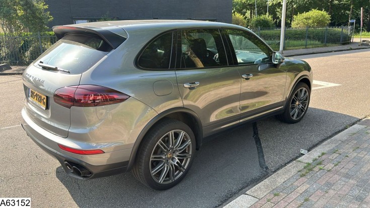 Porsche Cayenne S E-Hybrid