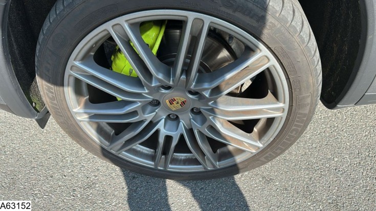 Porsche Cayenne S E-Hybrid